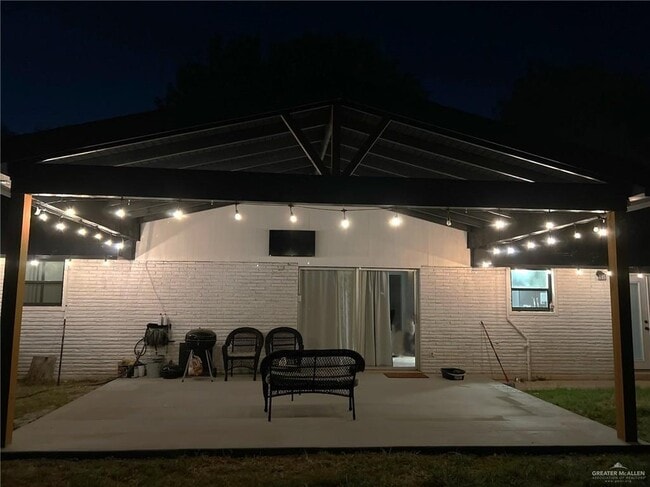 Building Photo - 25 S 15th Ave