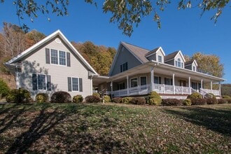 Building Photo - 21037 Rich Valley Rd