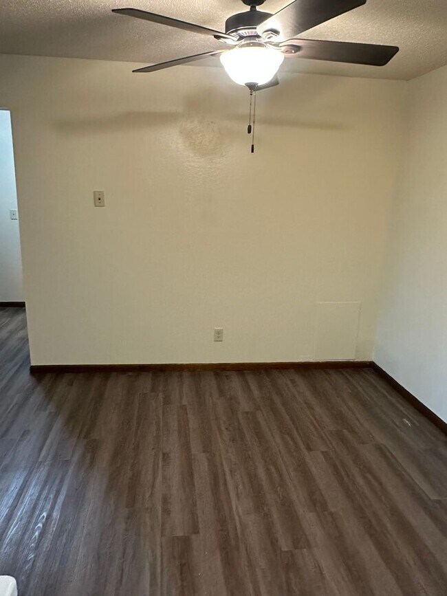 Building Photo - Two Bedroom