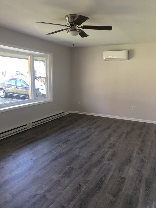 Building Photo - 462 Woodhaven Rd