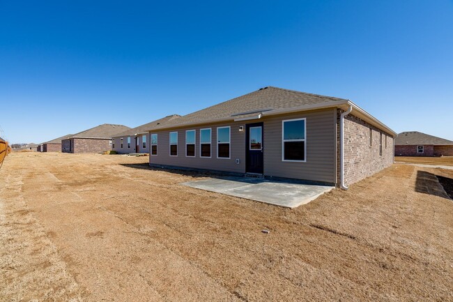 Building Photo - Four Bedroom Home Near Walmart HQ and DCs!