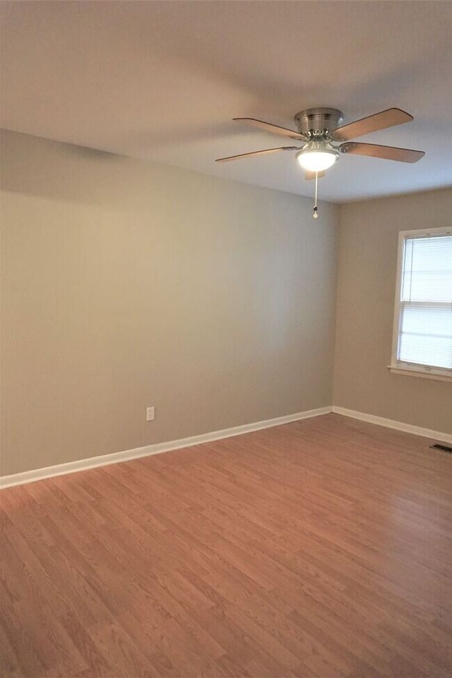 Building Photo - 3 Bed 2 Bath 1 Car Garage -The Village NW OKC