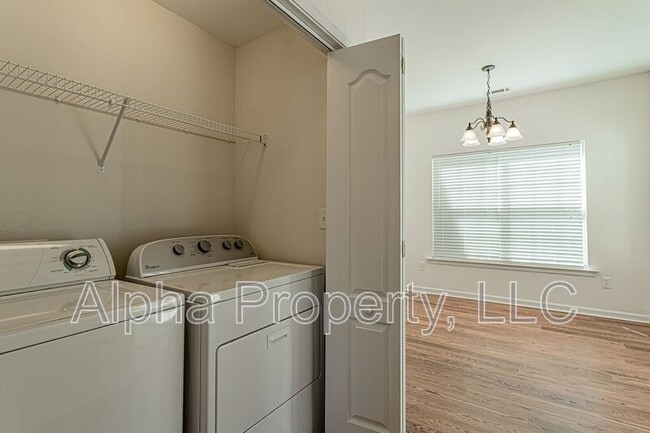 Building Photo - 382 Juniper Bend Cir