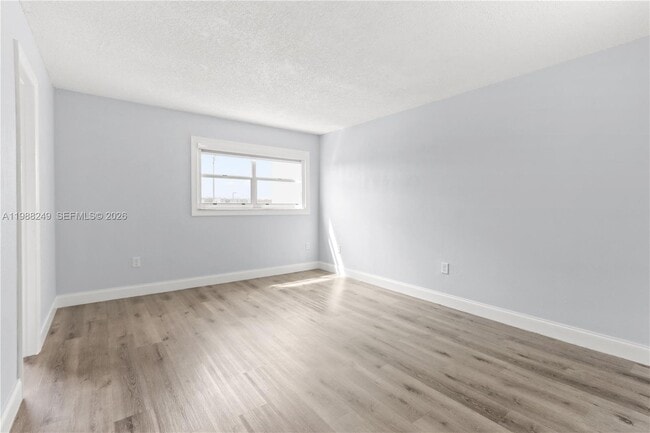 Building Photo - 1855 W 60th St