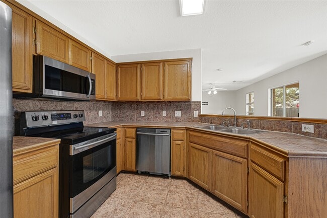 Building Photo - 1630 Trail Oaks Ct