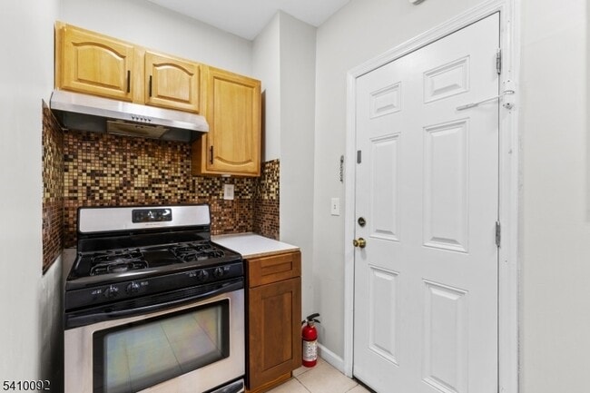 Building Photo - 336 Madison Ave