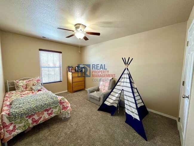 Building Photo - 10503 Country Park Point