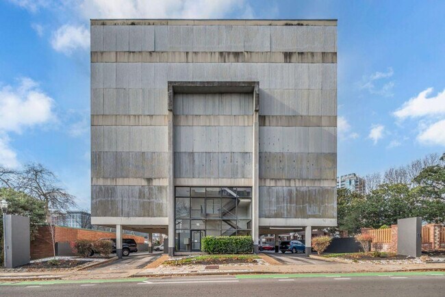 Building Photo - 11 Music Square E