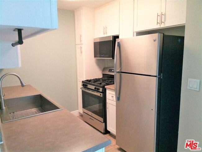 Building Photo - 11230 Camarillo St