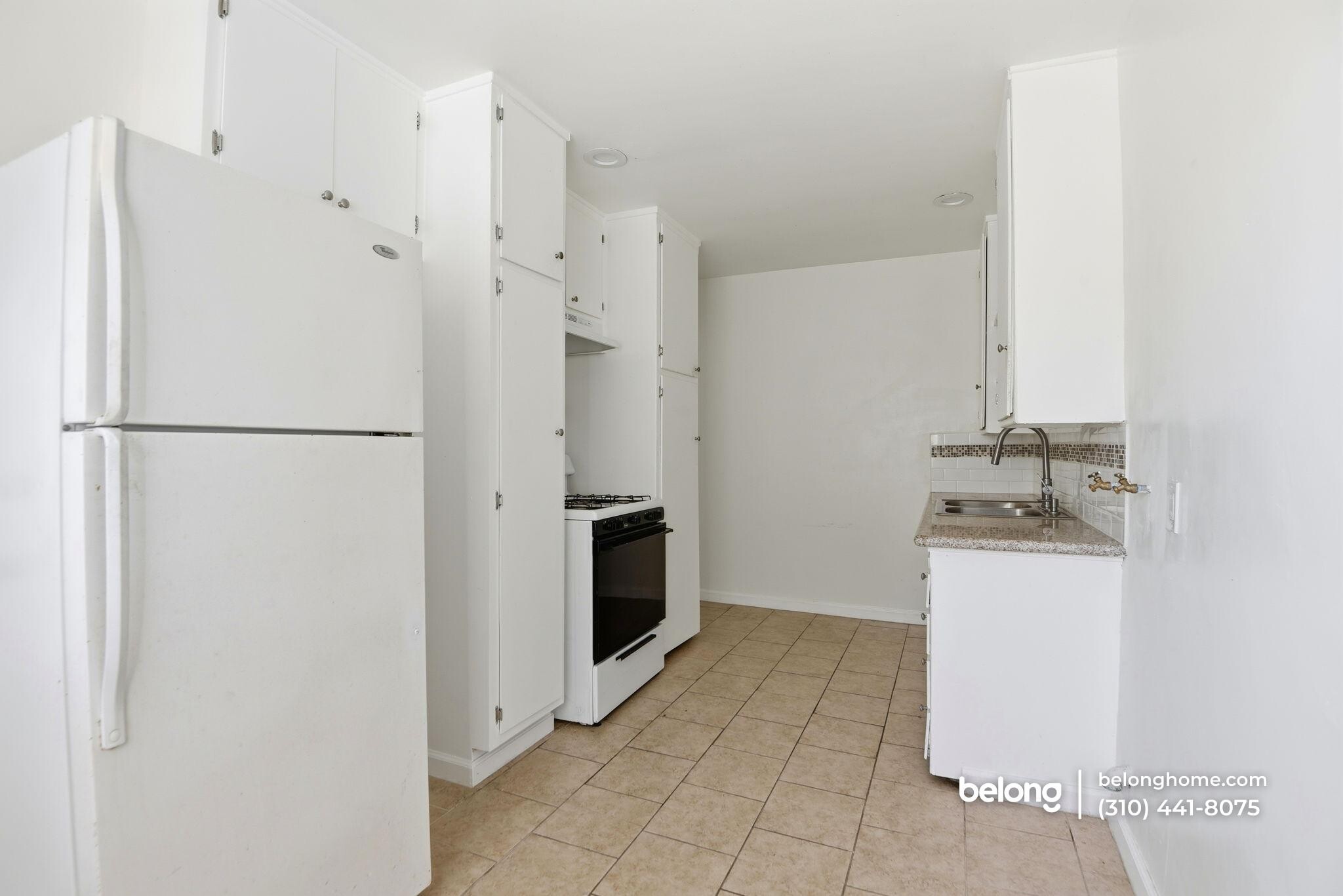 Building Photo - 1112 1/2 West 92nd Street