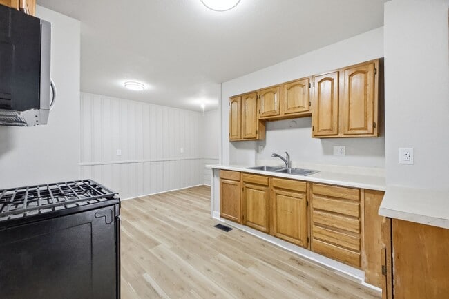 Building Photo - Cozy 3-Bedroom, 1-Bath Single-Family Home – 1,104 sq ft