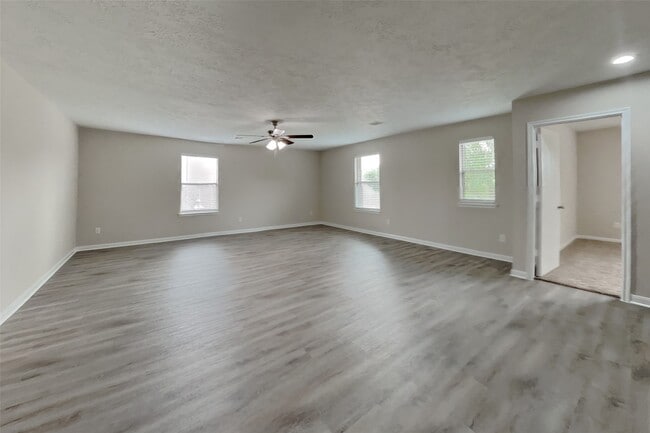 Building Photo - 16218 Range Valley Ln