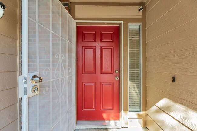 Building Photo - 8327 Trimmer Way