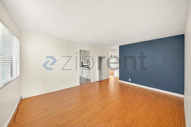 Building Photo - 705 S Pacific Coast Hwy