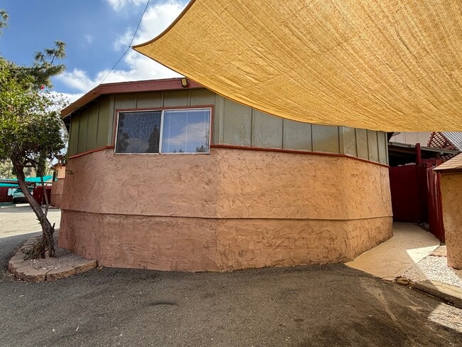 Building Photo - 4010 Pepper Dr