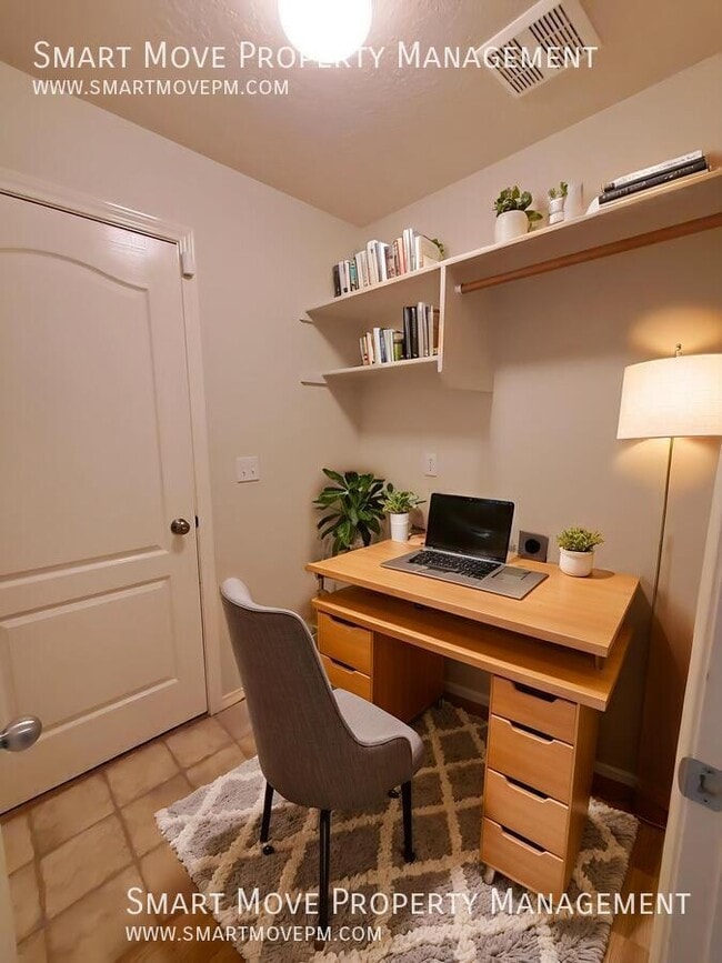 Building Photo - 1427 W Great Basin Dr