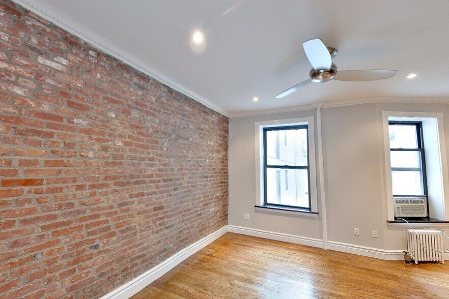 Building Photo - 432 E 13th St