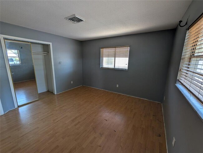 Building Photo - 285 S McCall Rd