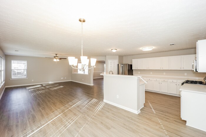 Building Photo - 5601 Sable Way