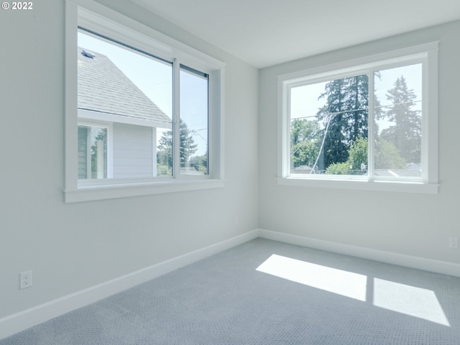 Building Photo - 3815 SE Tenino St