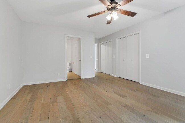 Building Photo - 5535 Thalman Dr