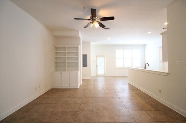 Building Photo - 132 NE 4 St