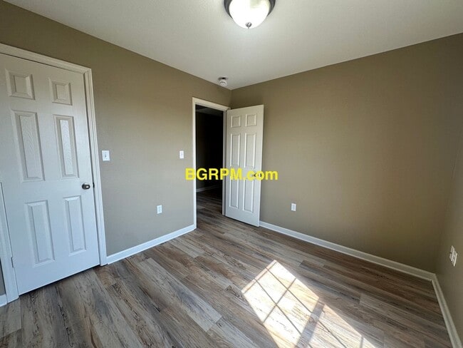 Building Photo - 3 BD, 2 BA, Home in Cabot