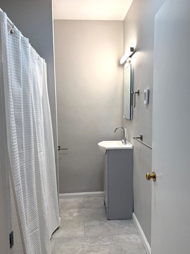 Building Photo - 130 Neal St