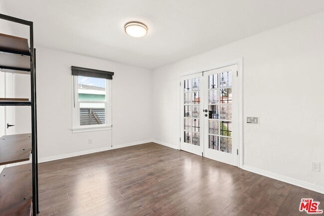 Building Photo - 6531 Arlington Ave