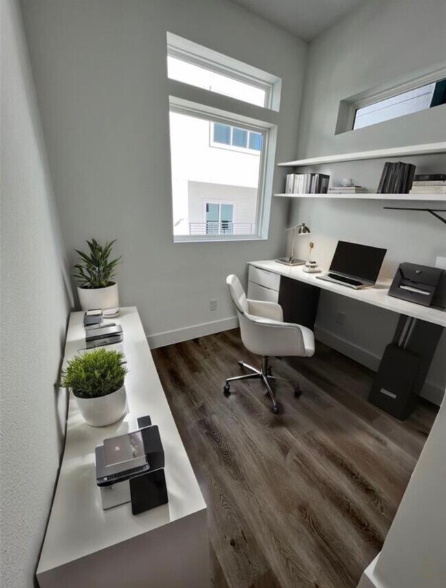 Building Photo - 505 Schweikhardt St