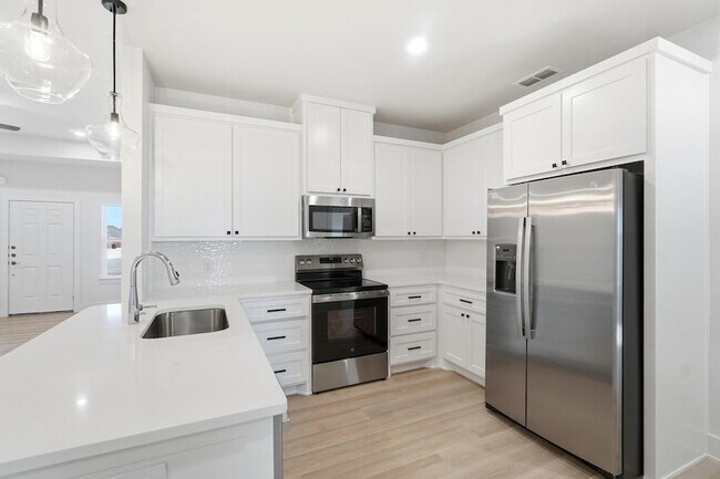 Building Photo - 6517 Inverness St