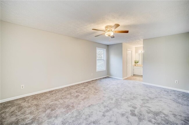 Building Photo - 4060 Oak Ferry Dr NE