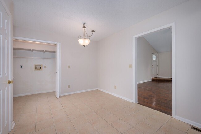 Building Photo - 3 Bedrooms with Full Basement on Corner Lot!