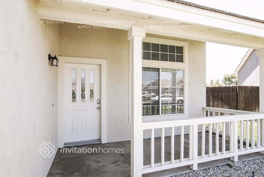 Building Photo - 27025 Hemingway Ct