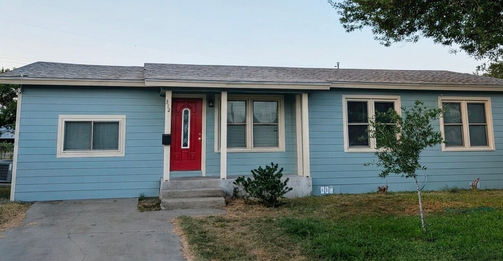 Building Photo - 312 Mesquite St
