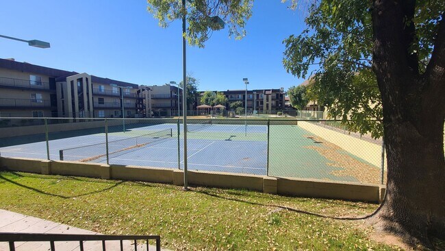 Building Photo - 1 bedroom 1-Bath Condo  Bldg. 6 Unit #333 Gated Community