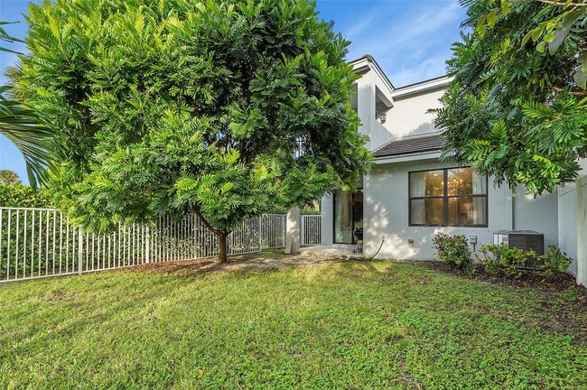 Building Photo - 455 NW 33rd Ln