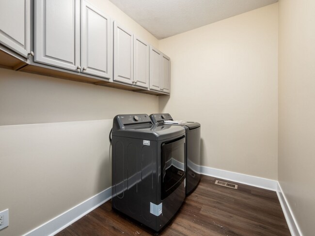 Building Photo - 7302 Claddaugh Ln