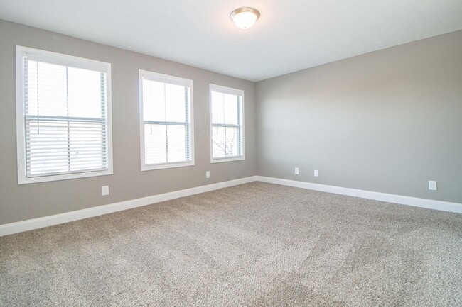 Building Photo - 325 Landrum Pl