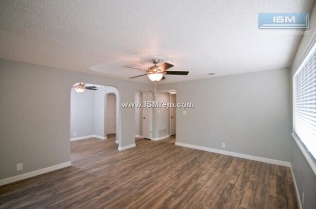 Interior Photo - Riverview Condominiums