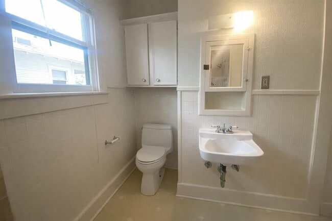 Building Photo - 4213 Avenue C