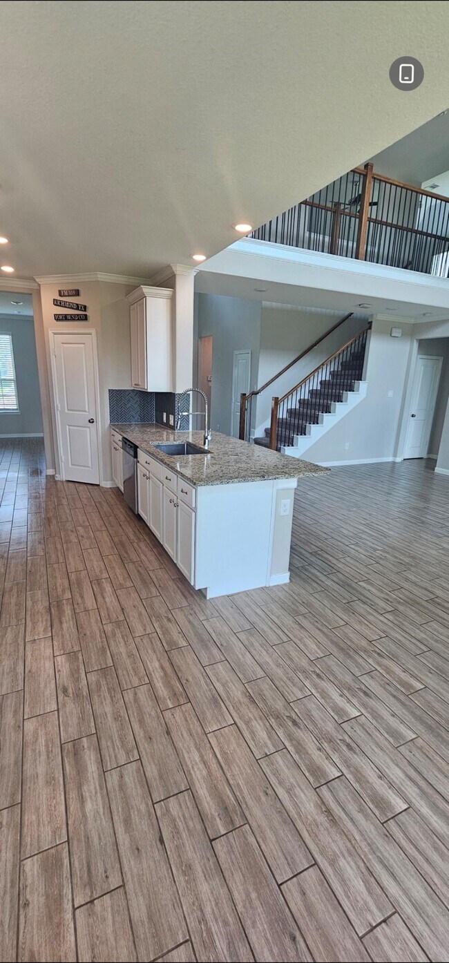 Building Photo - 2907 Velda May Dr