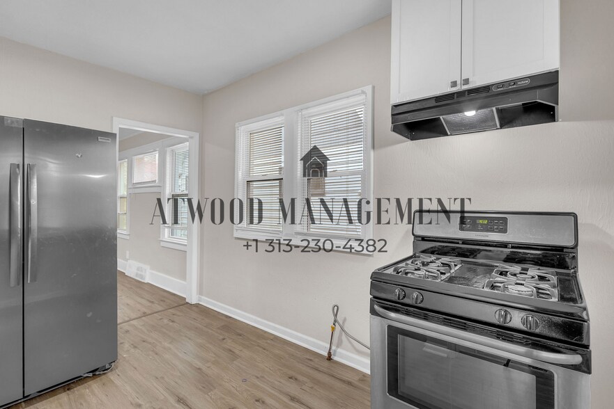 Building Photo - This beautifully updated 3-bedroom, 1-bath single-family home is ready for move-in!