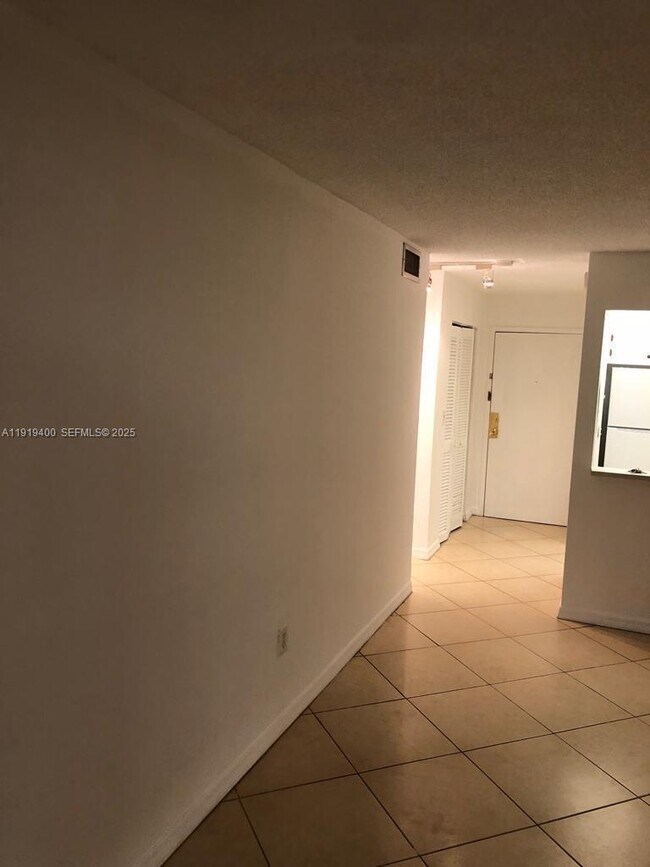 Building Photo - 16950 W Dixie Hwy