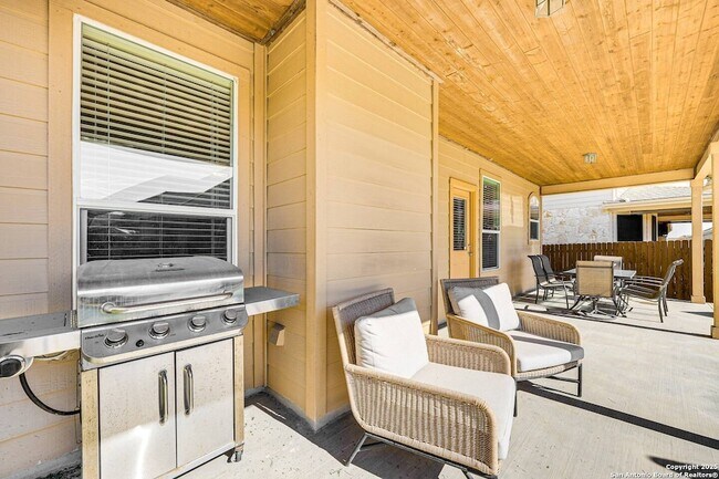 Building Photo - 317 Sea Headrig Dr