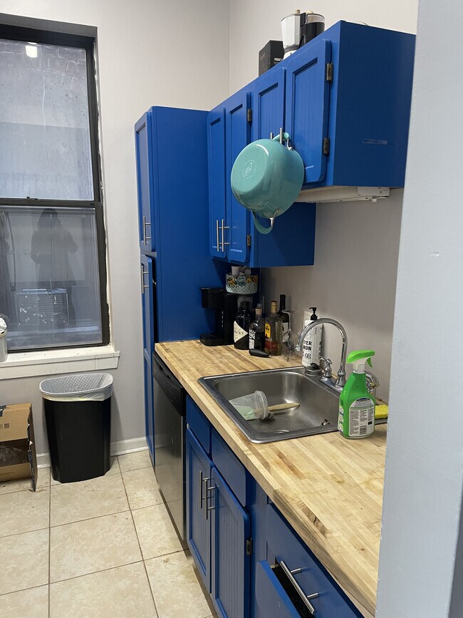 Building Photo - 1304 Liverpool St