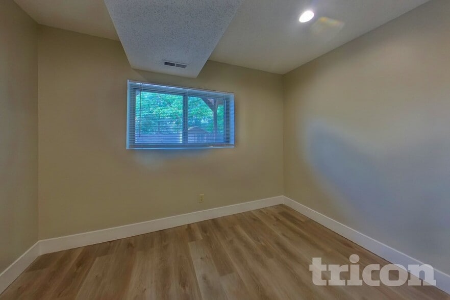 Building Photo - 2812 Deliverance Dr