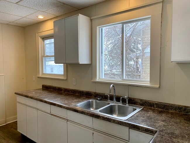 Building Photo - 1221 Girard St