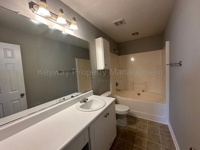 Building Photo - 1232 Longpoint Dr