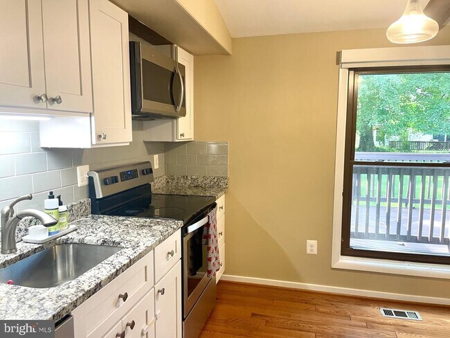 Building Photo - 6210 Hidden Clearing